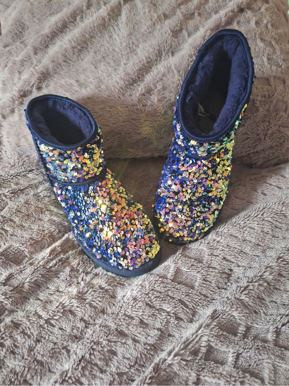 UGG mini stellar sequin boots(dead stock)
